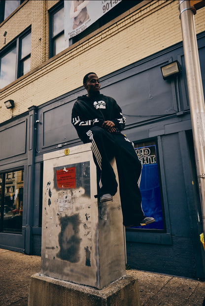 BLACK LOUNGE AROUND SWEATS