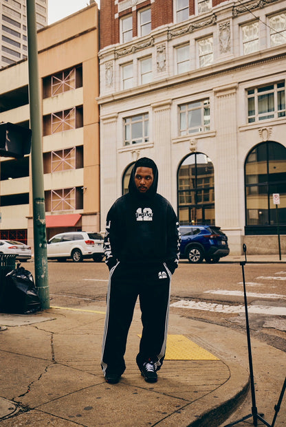 BLACK LOUNGE AROUND SWEATS